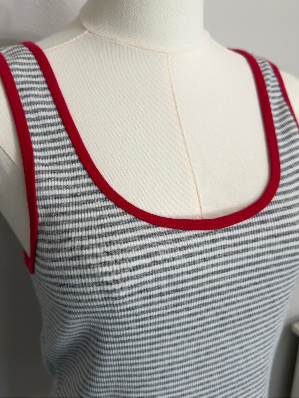 Levi's Essential Ribbed Striped Ringer Tank Top Contrast Trim - Picture 3 of 9